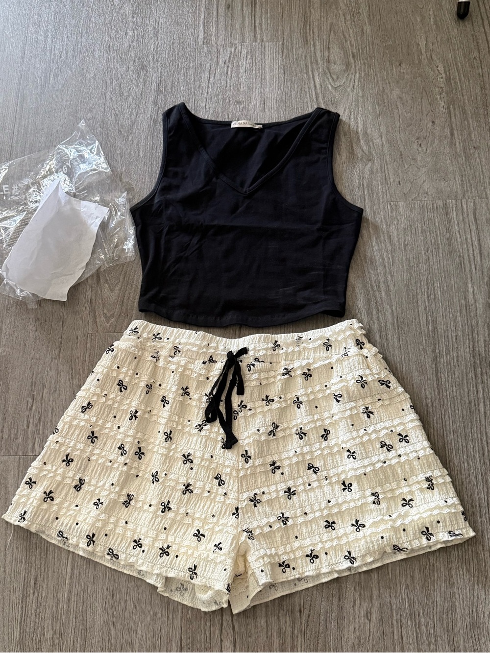 Doe & Rae Bow Shorts with Black Zenana Tank Top NWT